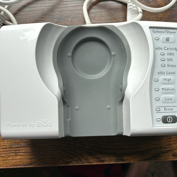 Iluminage Beauty Me Elos Laser Hair Removal System - Picture 3 of 11